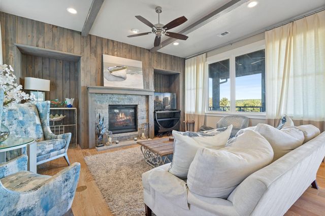 2208 Seabiscuit CV 133, Spicewood, TX 78669