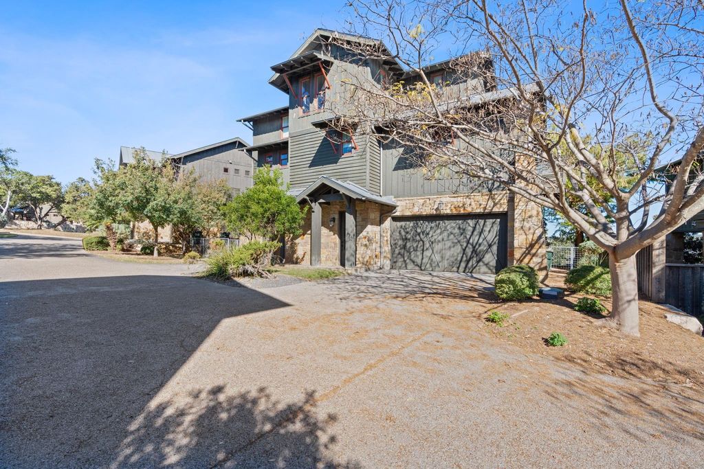 2208 Seabiscuit CV 133, Spicewood, TX 78669