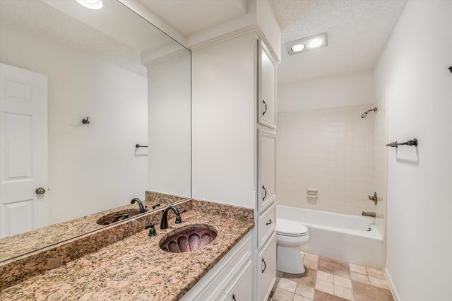 2505 ROYAL LYTHAM DR, Austin, TX 78747
