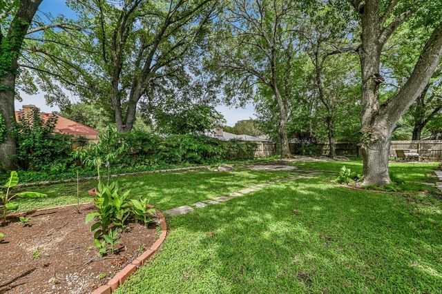 2505 ROYAL LYTHAM DR, Austin, TX 78747