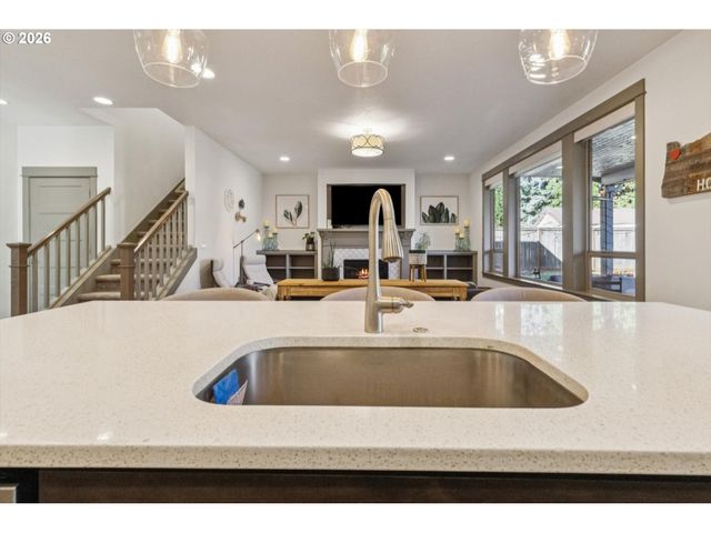 12362 HAMPTON Dr, Oregon City, OR 97045