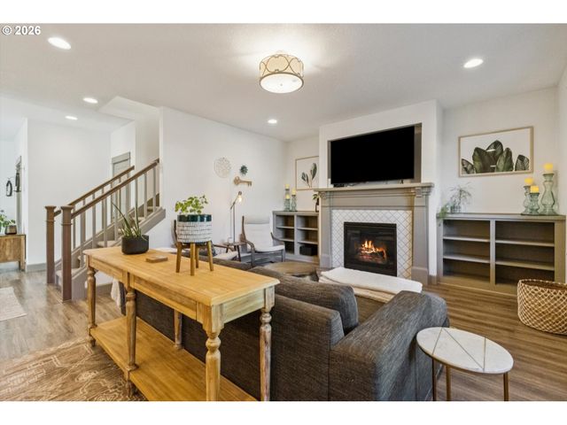 12362 HAMPTON Dr, Oregon City, OR 97045