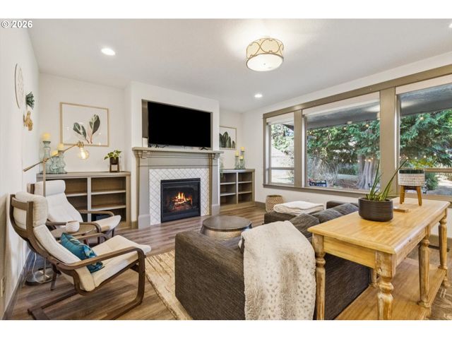 12362 HAMPTON Dr, Oregon City, OR 97045