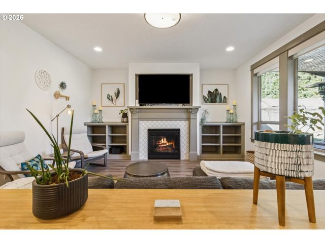 12362 HAMPTON Dr, Oregon City, OR 97045