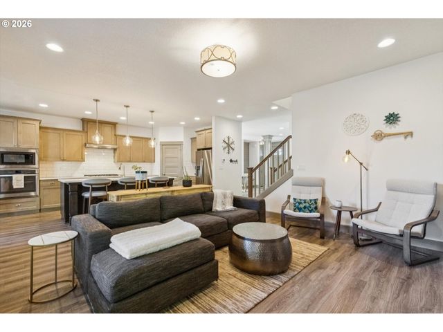 12362 HAMPTON Dr, Oregon City, OR 97045
