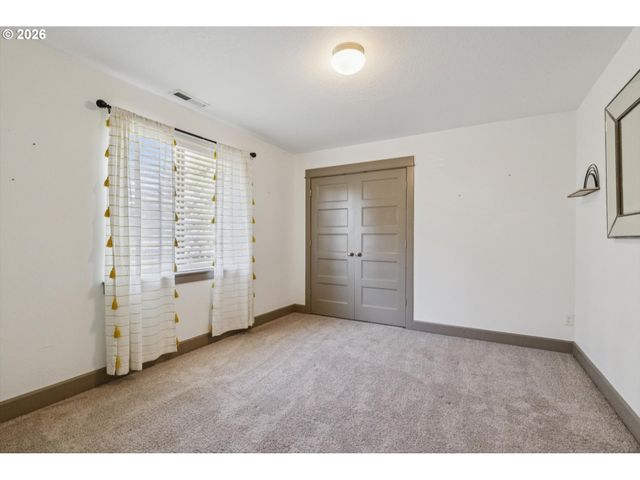 12362 HAMPTON Dr, Oregon City, OR 97045