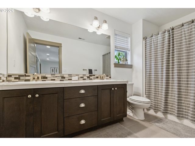 12362 HAMPTON Dr, Oregon City, OR 97045