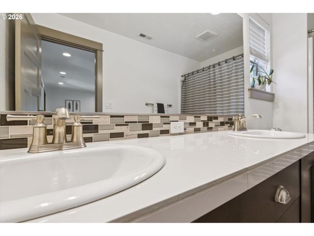 12362 HAMPTON Dr, Oregon City, OR 97045