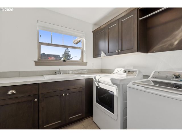 12362 HAMPTON Dr, Oregon City, OR 97045