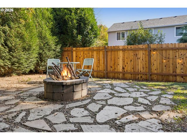 12362 HAMPTON Dr, Oregon City, OR 97045