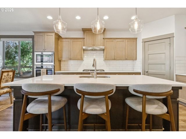 12362 HAMPTON Dr, Oregon City, OR 97045