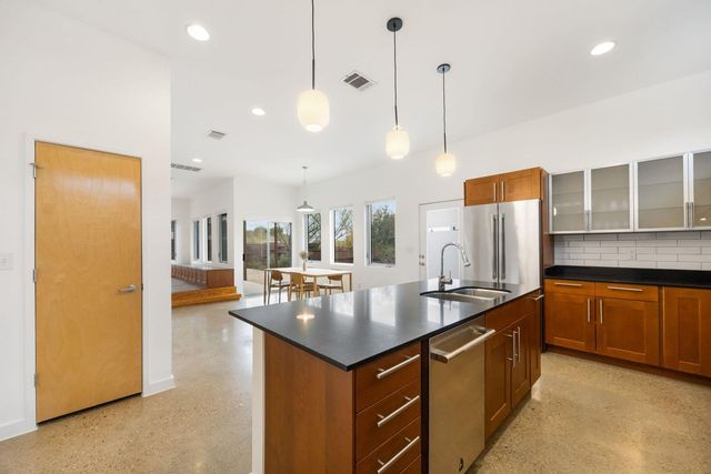 5421 Agatha CIR, Austin, TX 78724