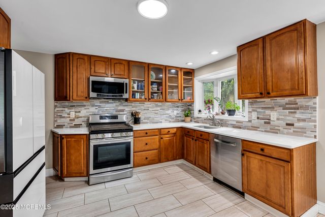 123 Freehold Road, Manalapan, NJ 07726