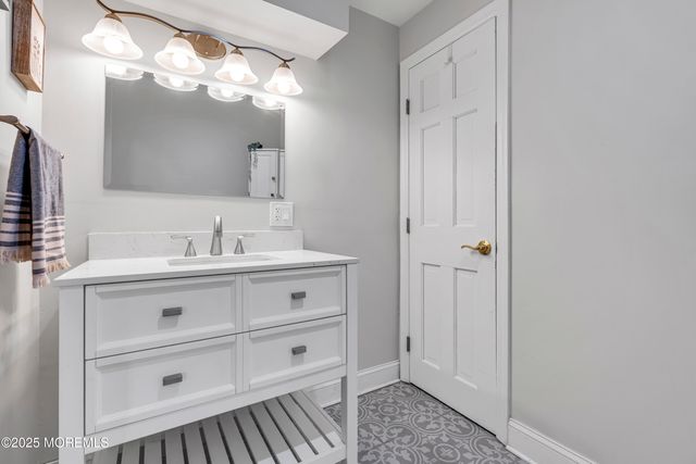 123 Freehold Road, Manalapan, NJ 07726