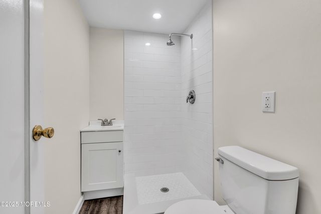 123 Freehold Road, Manalapan, NJ 07726