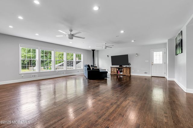 123 Freehold Road, Manalapan, NJ 07726