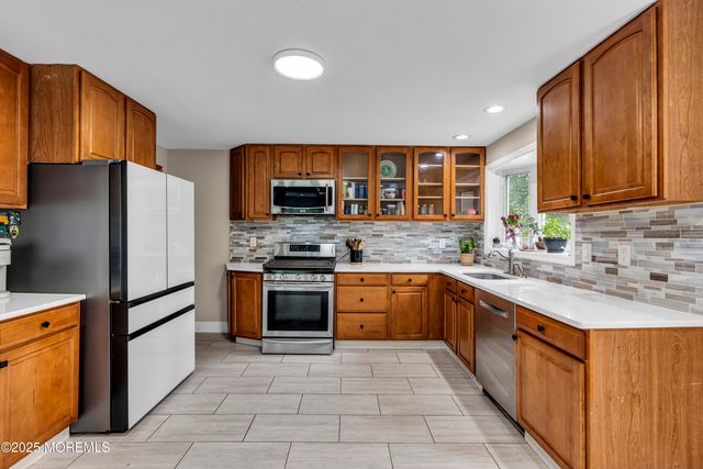 123 Freehold Road, Manalapan, NJ 07726