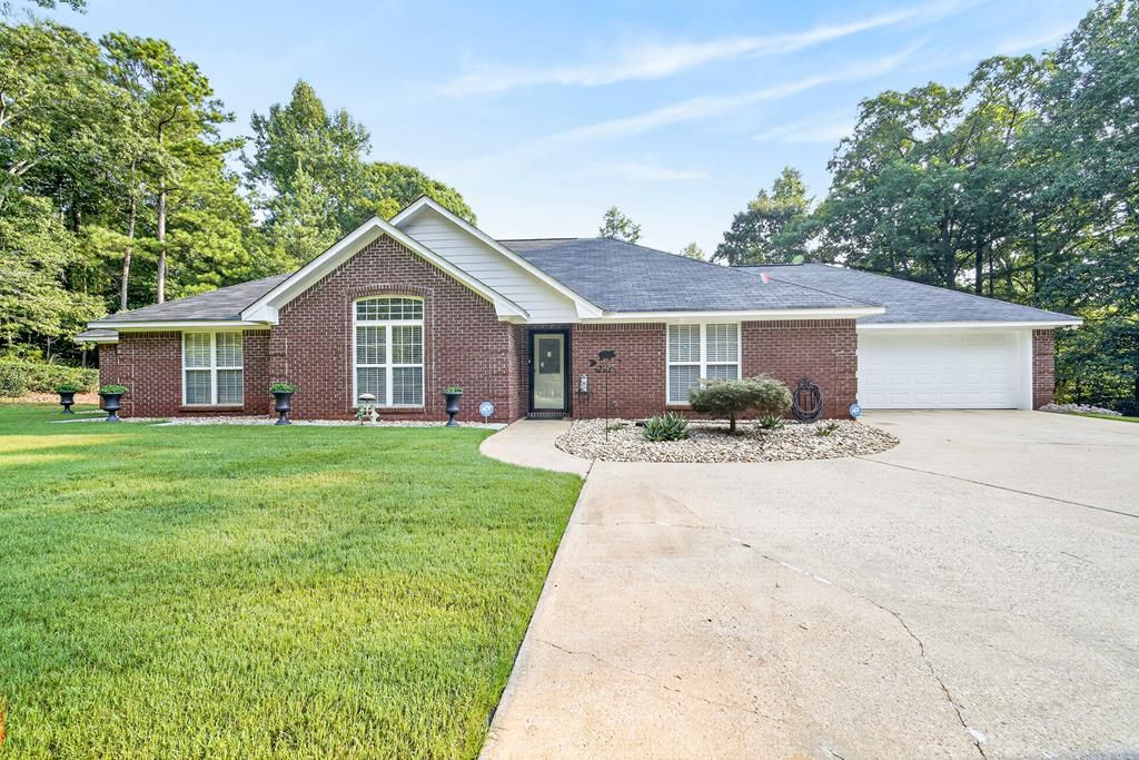 309 Deer Run Drive, Ellerslie, GA 31807