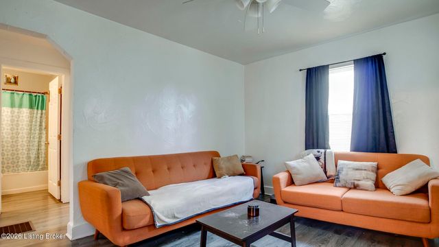 3723 Center St, Louisville, KY 40215