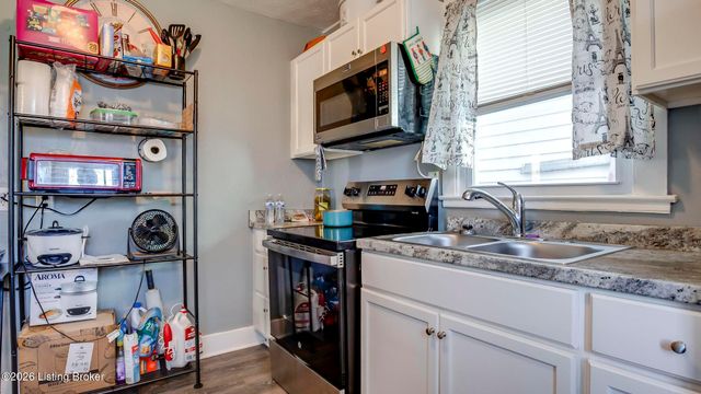 3723 Center St, Louisville, KY 40215