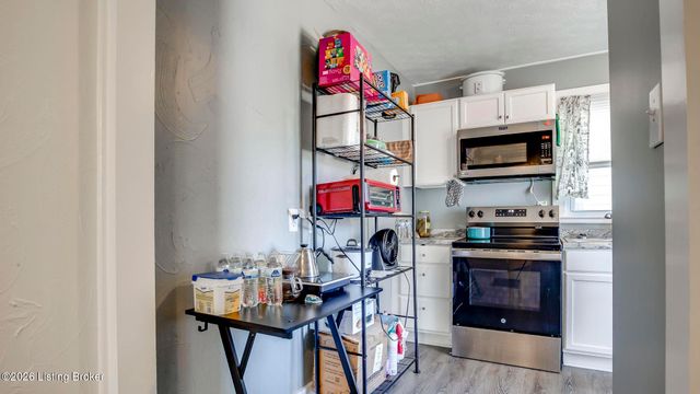 3723 Center St, Louisville, KY 40215