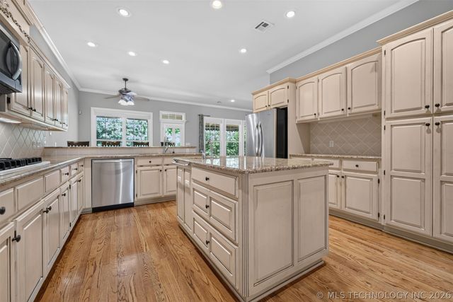 7909 S Juniper Avenue, Broken Arrow, OK 74011