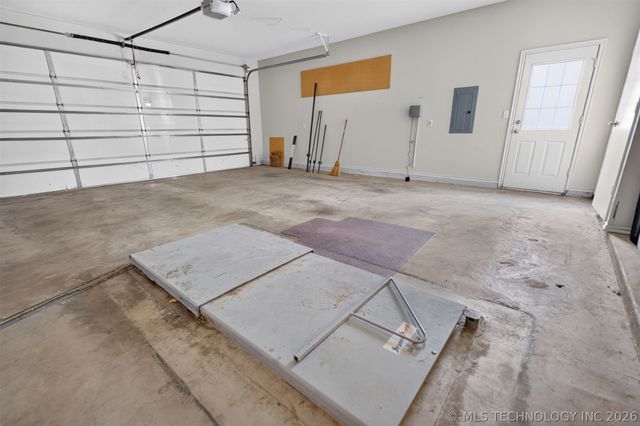 7909 S Juniper Avenue, Broken Arrow, OK 74011