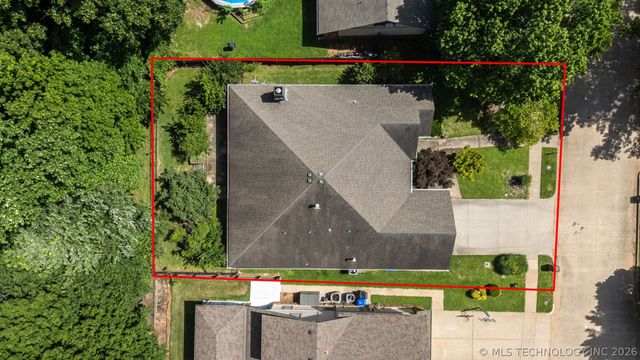 7909 S Juniper Avenue, Broken Arrow, OK 74011