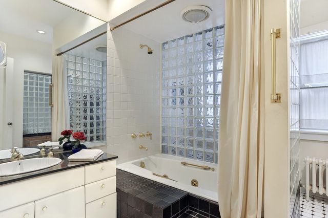2737 N HAMPDEN Court 3, Chicago, IL 60614