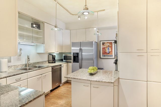 2737 N HAMPDEN Court 3, Chicago, IL 60614