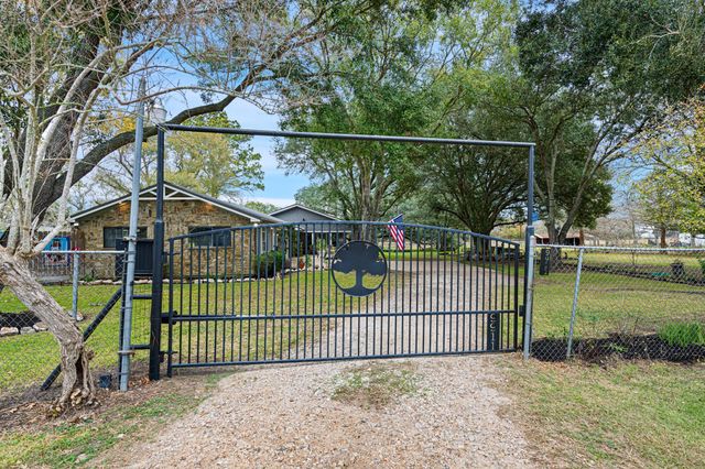 9911 Ironwood Lane, Fairchilds, TX 77469