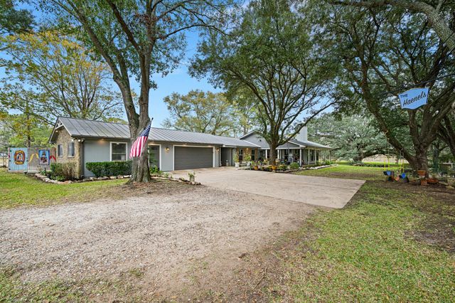 9911 Ironwood Lane, Fairchilds, TX 77469