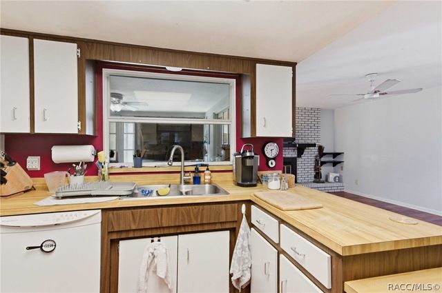 3794 S Alabama Avenue, Homosassa, FL 34448