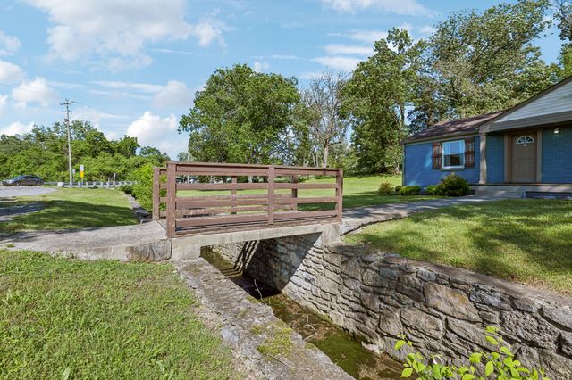 1201 S Graycroft Ave, Madison, TN 37115