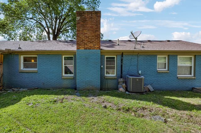 1201 S Graycroft Ave, Madison, TN 37115