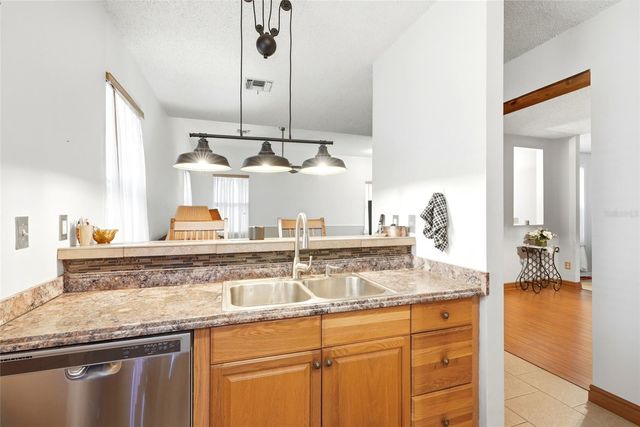9121 65TH STREET N, Pinellas Park, FL 33782