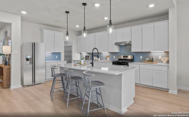 273 Red Arrow, San Antonio, TX 78253