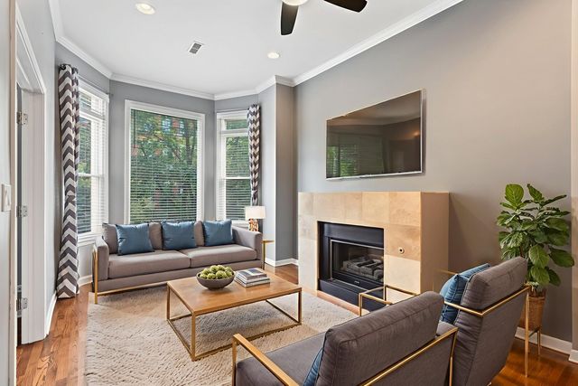 514 N Armour Street 2F, Chicago, IL 60642