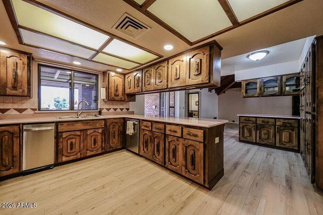 1322 W ASTER Drive, Phoenix, AZ 85029