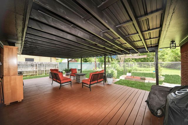 901 Alyse Street, Deer Park, TX 77536