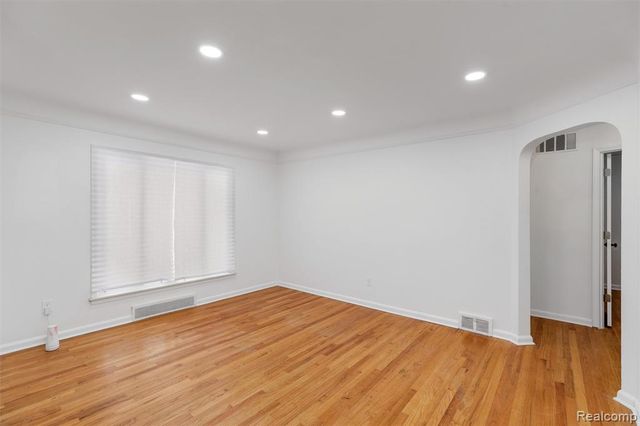 11314 Hazelton, Redford, MI 48239