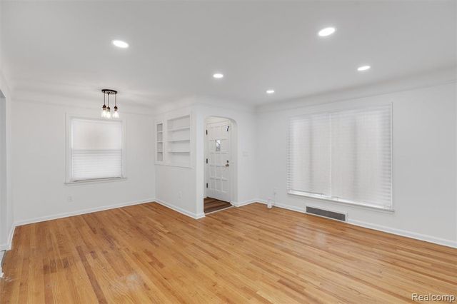 11314 Hazelton, Redford, MI 48239