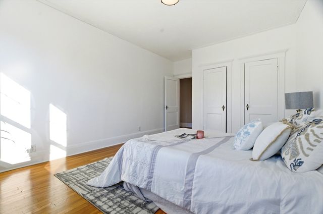 401 Washington St 6, Brookline, MA 02446