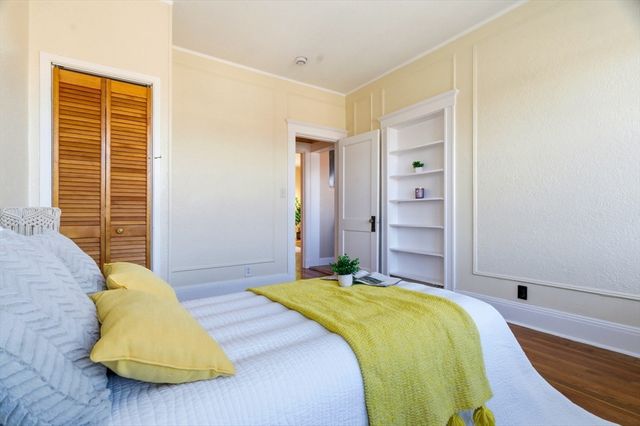 401 Washington St 6, Brookline, MA 02446