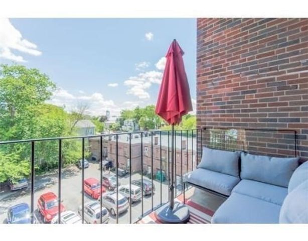 401 Washington St 6, Brookline, MA 02446