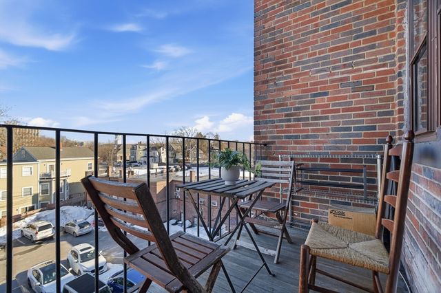 401 Washington St 6, Brookline, MA 02446