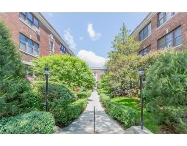401 Washington St 6, Brookline, MA 02446