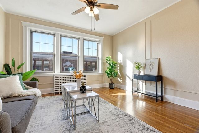 401 Washington St 6, Brookline, MA 02446