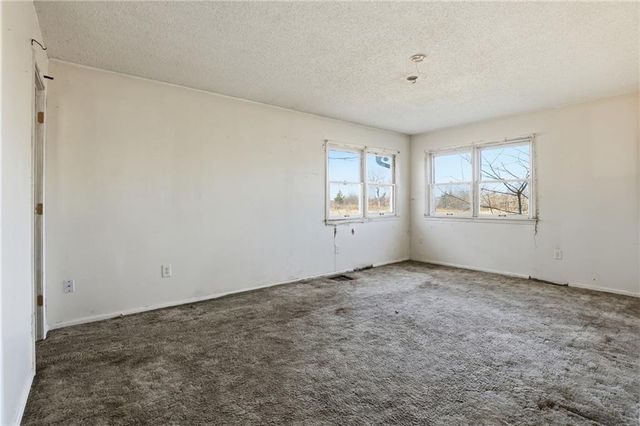 28414 S State Route Dd Highway, Harrisonville, MO 64701