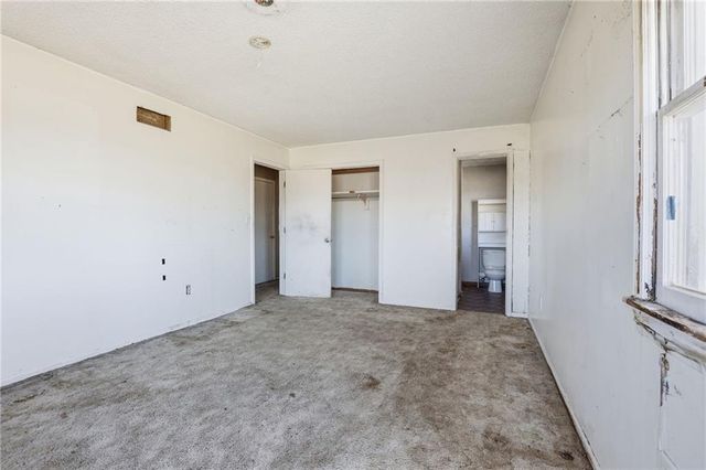 28414 S State Route Dd Highway, Harrisonville, MO 64701